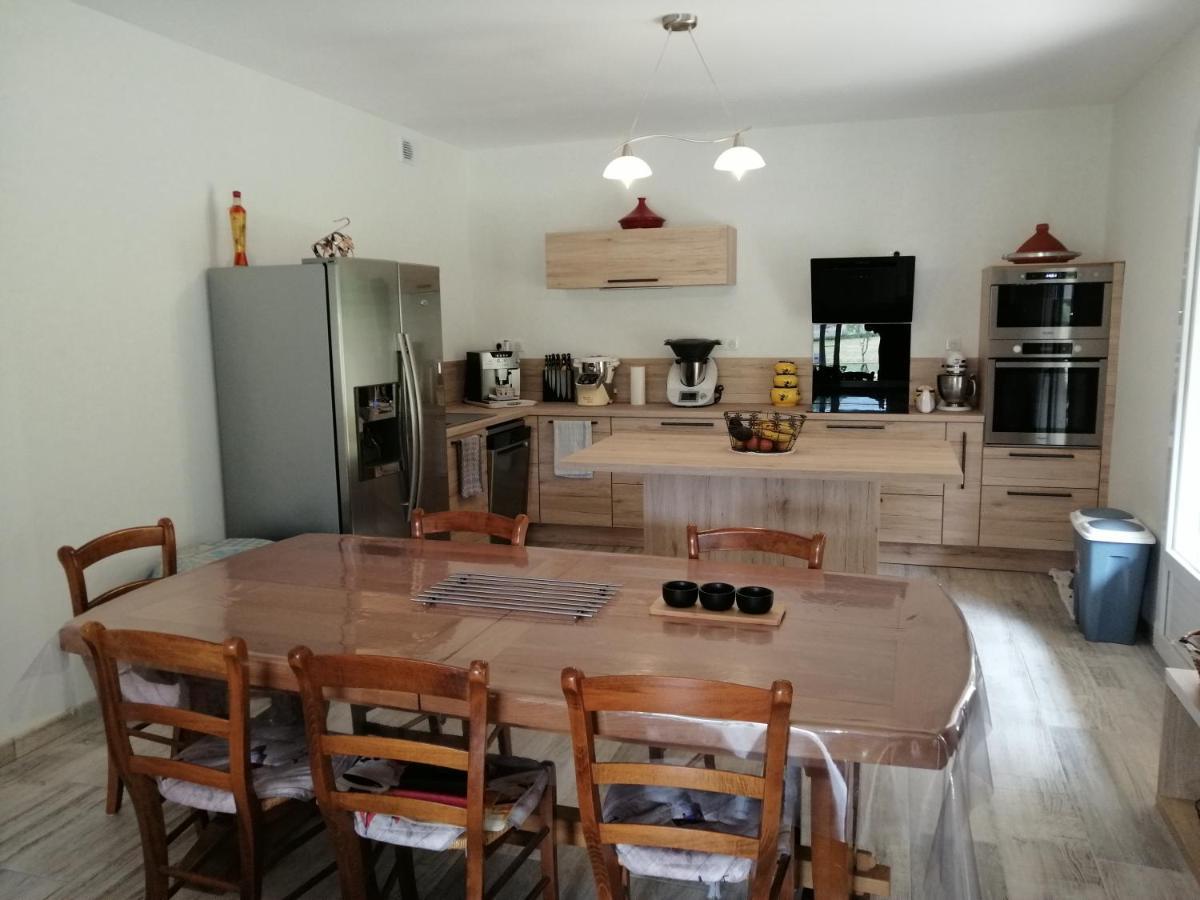 A La Joie De Vivre Chez L'Habitant Banat Luaran gambar