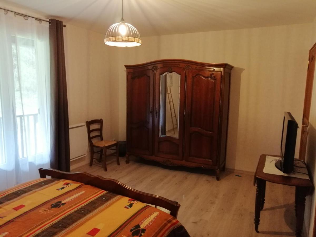 A La Joie De Vivre Chez L'Habitant Banat Luaran gambar