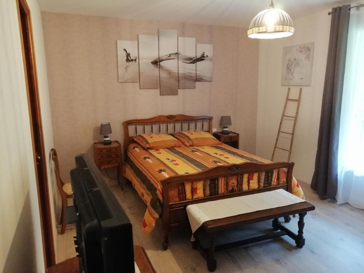 A La Joie De Vivre Chez L'Habitant Banat Luaran gambar
