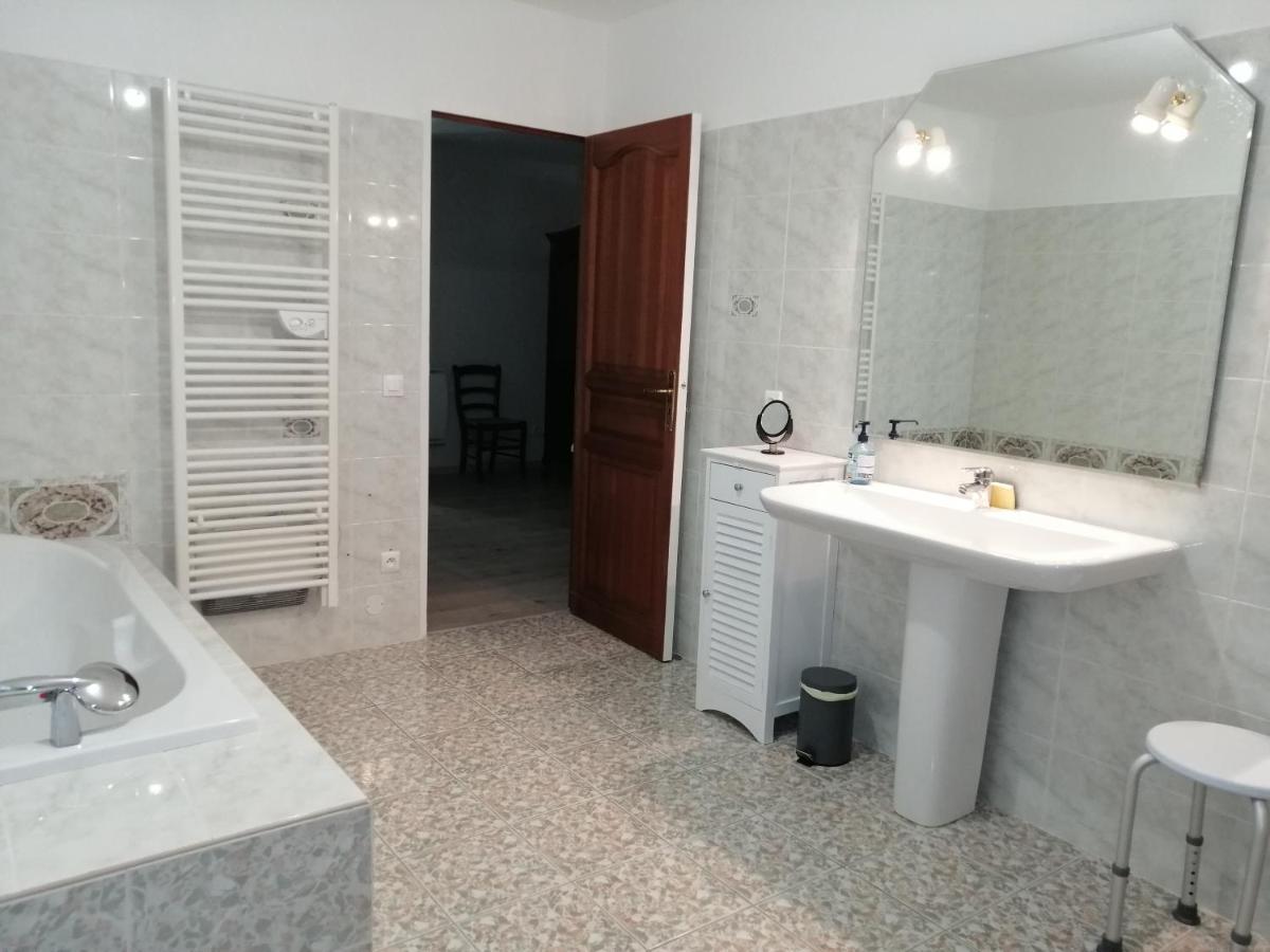 A La Joie De Vivre Chez L'Habitant Banat Luaran gambar