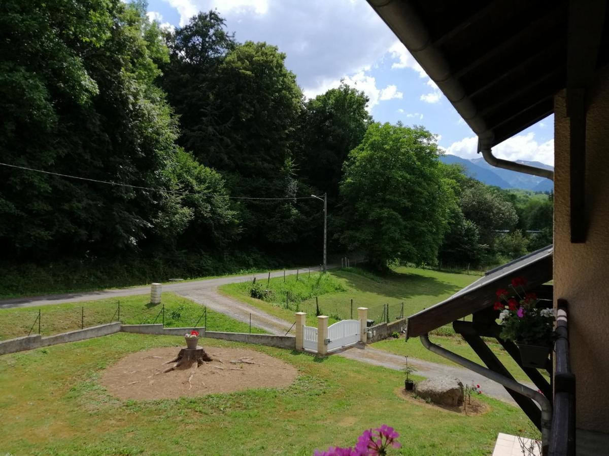 A La Joie De Vivre Chez L'Habitant Banat Luaran gambar
