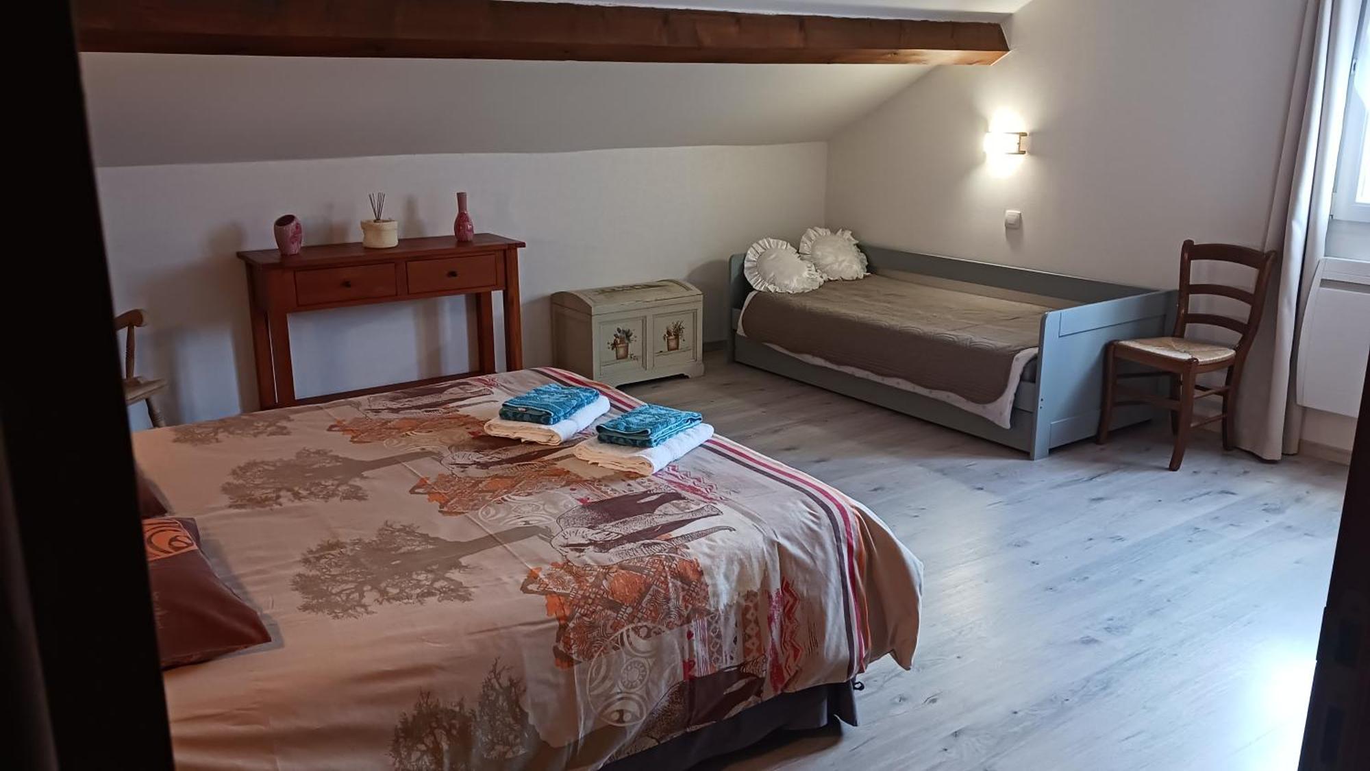 A La Joie De Vivre Chez L'Habitant Banat Luaran gambar